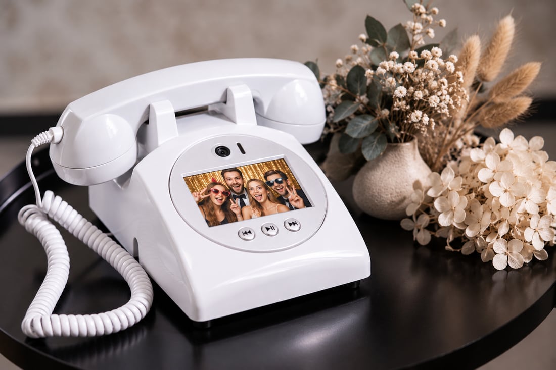Video-Gästebuch: Retro-Telefon mit Bildschirm für Video-Grüße